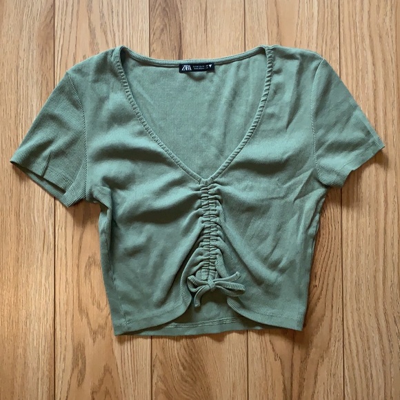 Zara Vneck Crop Top - Picture 2 of 3